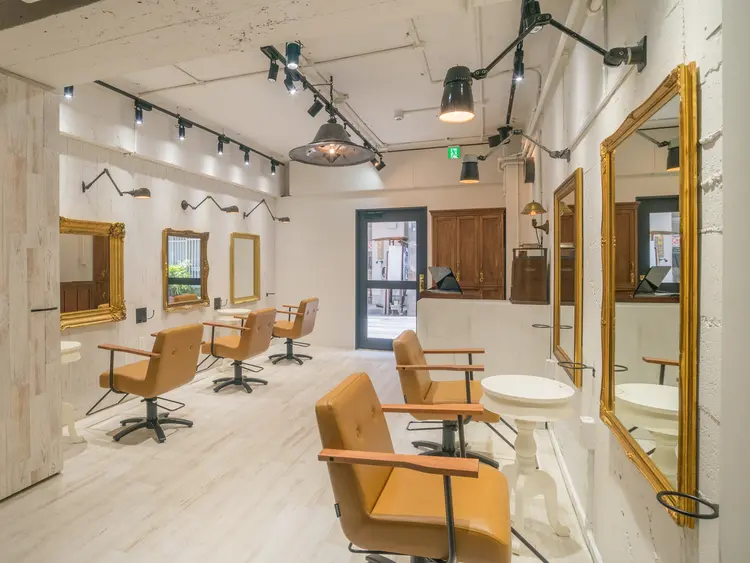 re viewの内観・外観2