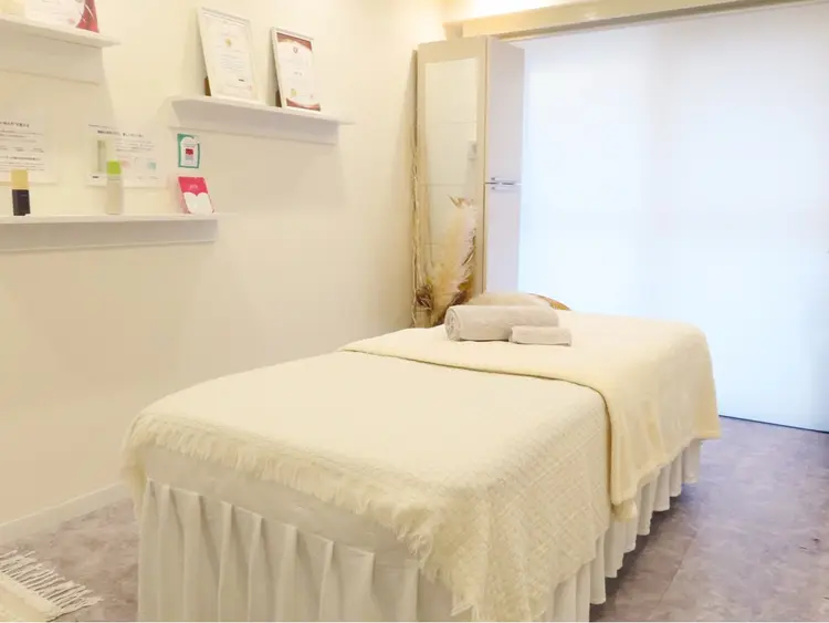 脱毛&フェムケアサロンLINSの内観・外観1