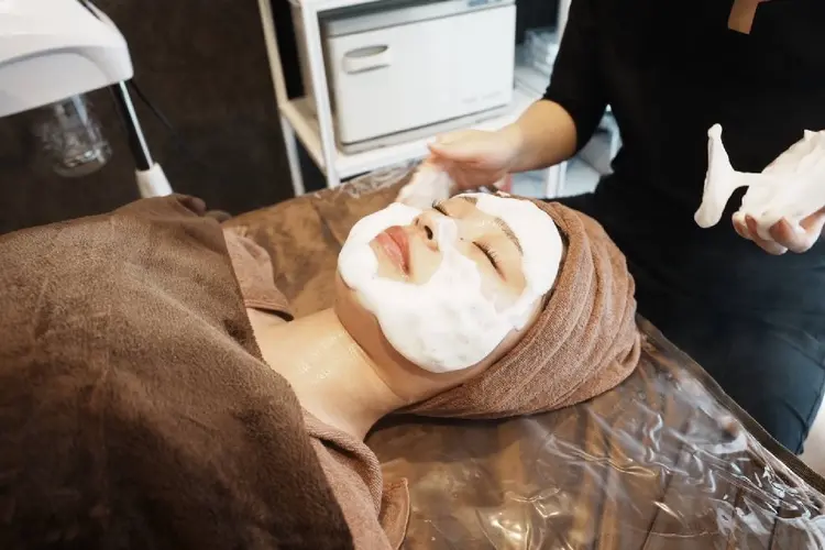 WHITEAQUA福岡天神店【ニキビ・毛穴ケア・ハーブピーリング・ララピール】肌管理専門店の内観・外観2