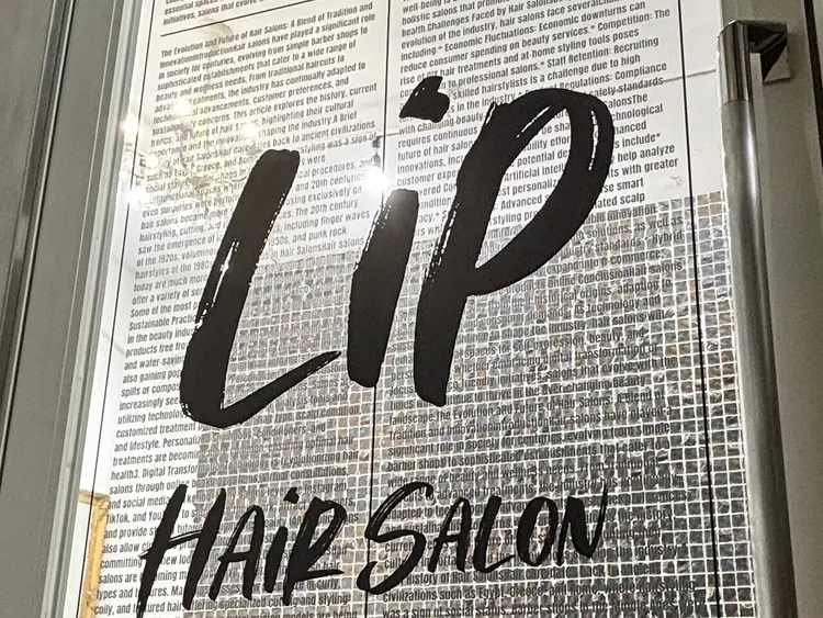 LIP 大阪本店の内観・外観2