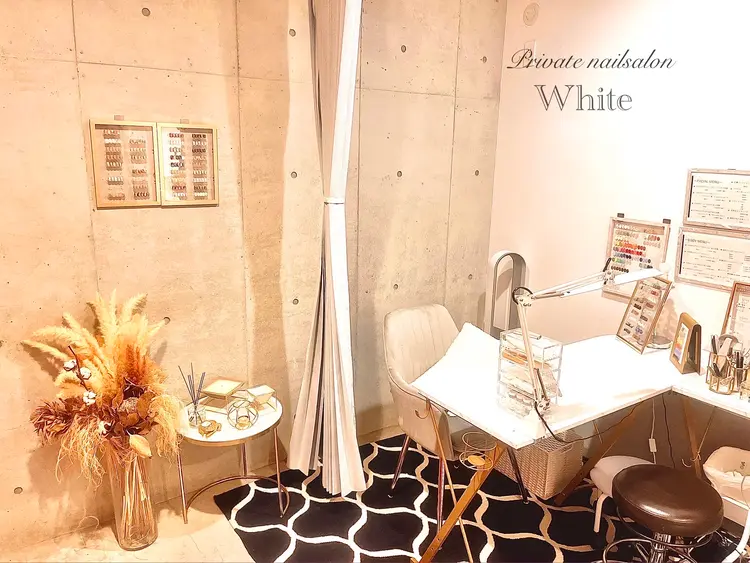 Whiteの内観・外観1