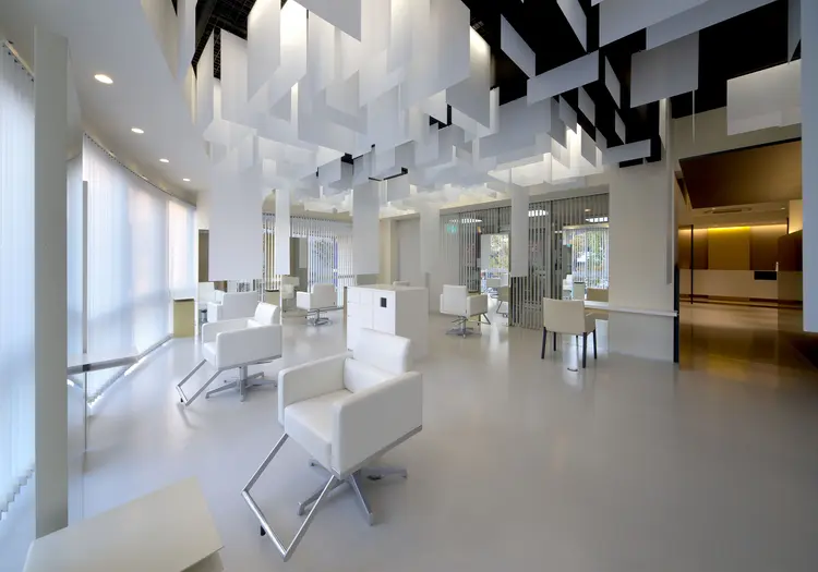 femme五日市店の内観・外観1