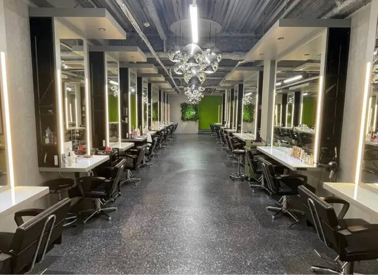 212.LABの内観・外観1