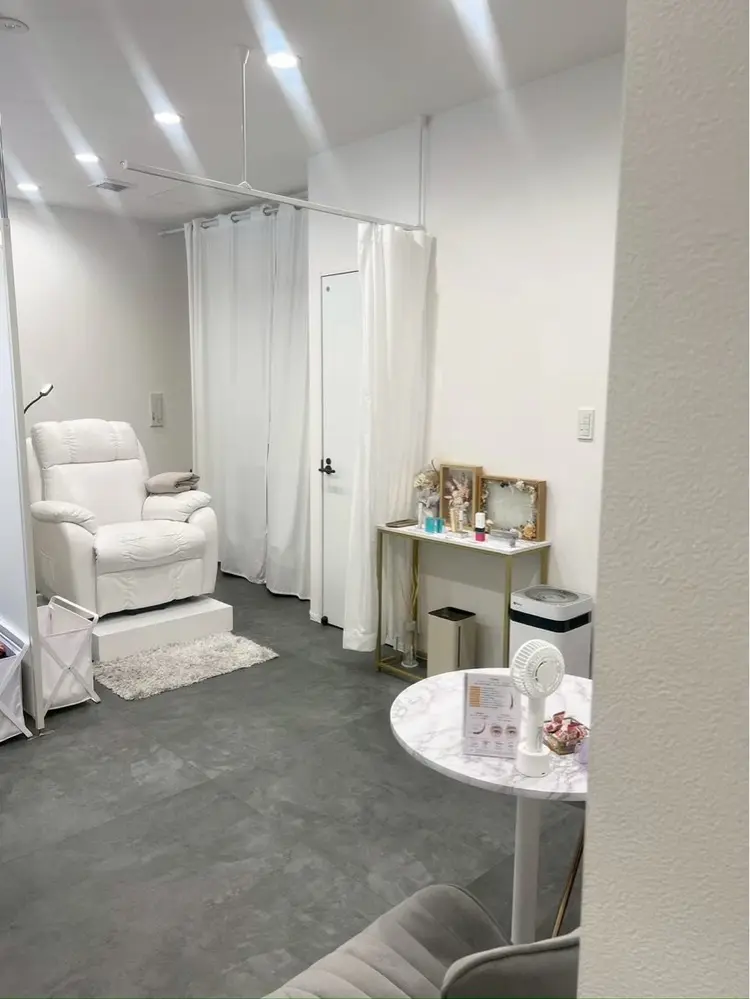 ソルネイル&アイラッシュの内観・外観2