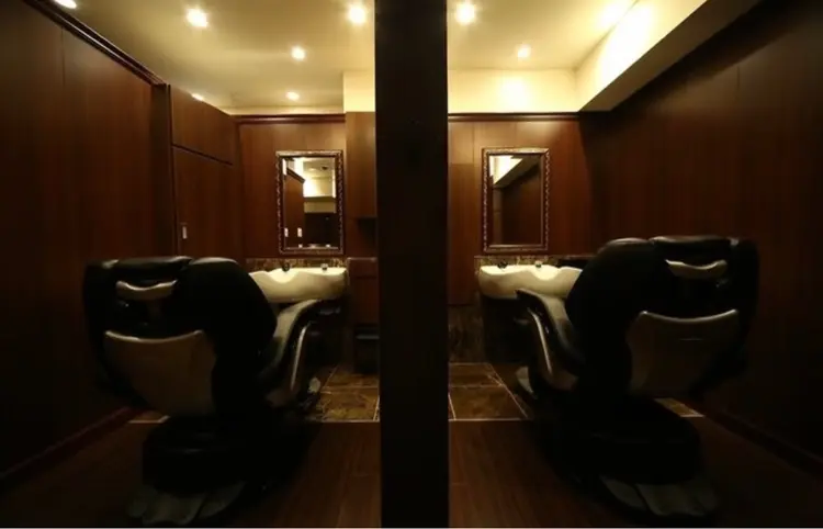 ヒロ銀座 BARBER SHOP KAWASAKIの内観・外観3