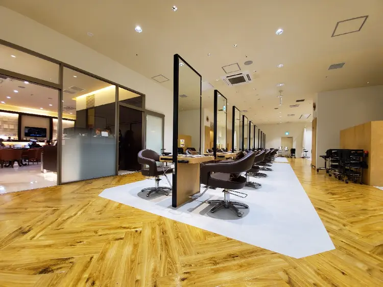 UNIX イオンモール川口前川店の内観・外観1