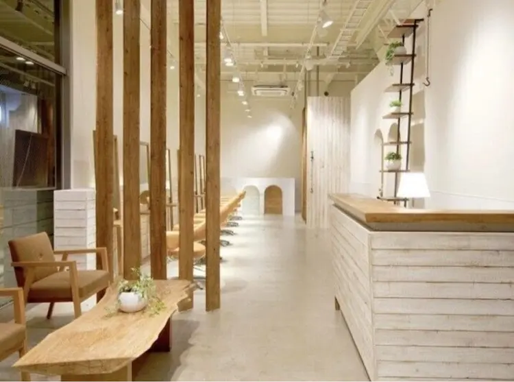 EARTH日吉店の内観・外観1