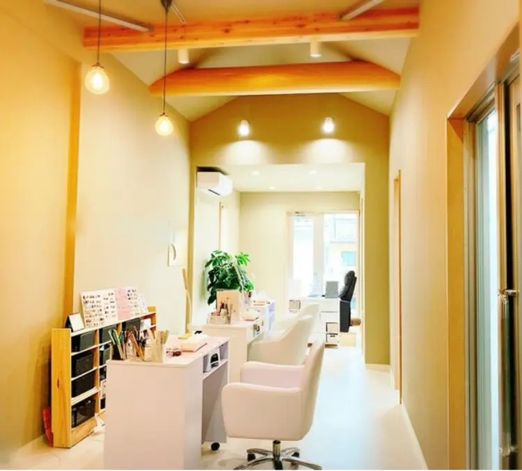 Rairia nailの内観・外観1