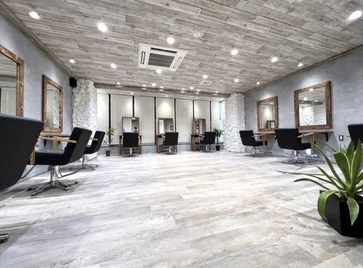 ～lynn～Moana by HEADLIGHT 武蔵小杉２号店【リン モアナ バイ ヘッドライト】の内観・外観2