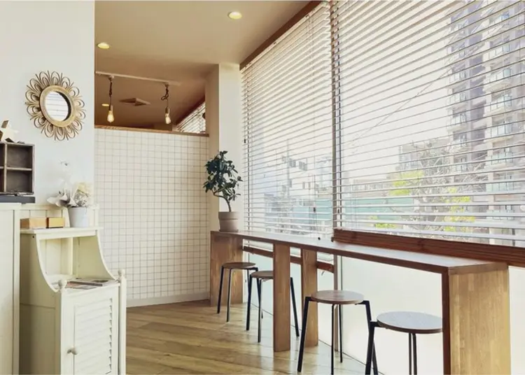 2nd room TChairの内観・外観1