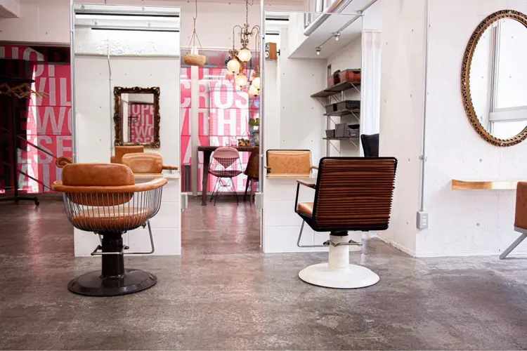 MERCIの内観・外観2