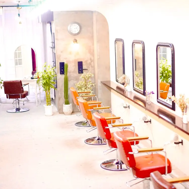 美容室eTONe仙台駅前の内観・外観2