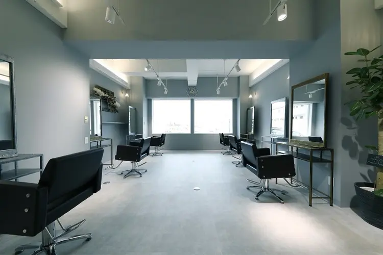 hair atelier OZ桑野店の内観・外観2