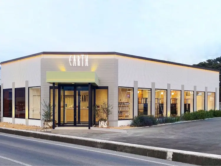 EARTH 上田店の内観・外観1