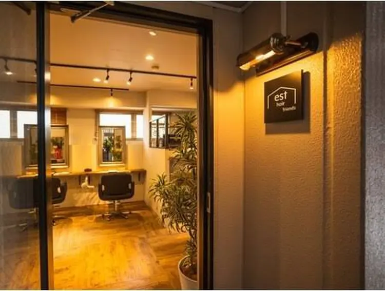 esthairbyfriends新宿店の内観・外観1