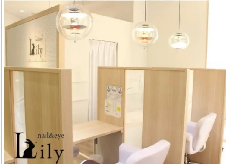 nail&eyeLily 武蔵境店の内観・外観2
