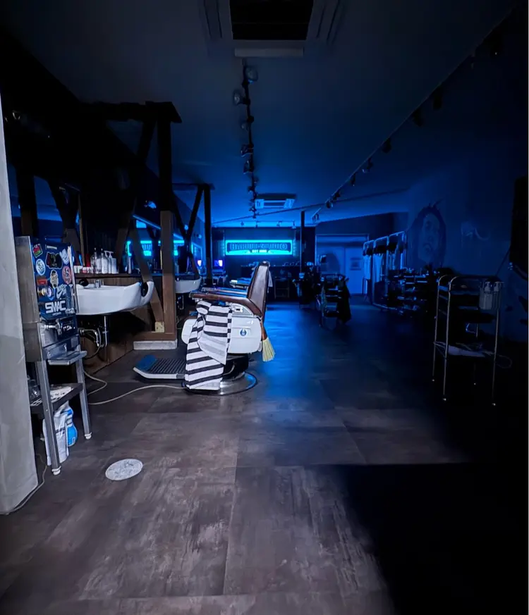local barber mogeの内観・外観1