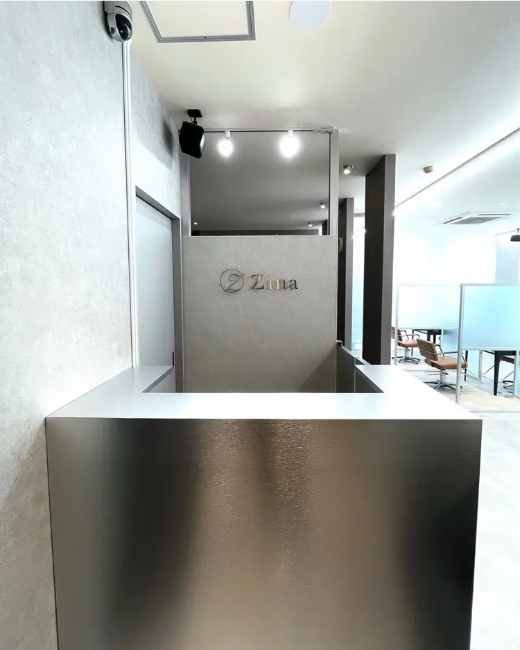 Men's salon Zina 天神の内観・外観1