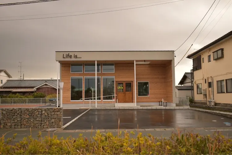 Lifeis...本店の内観・外観1