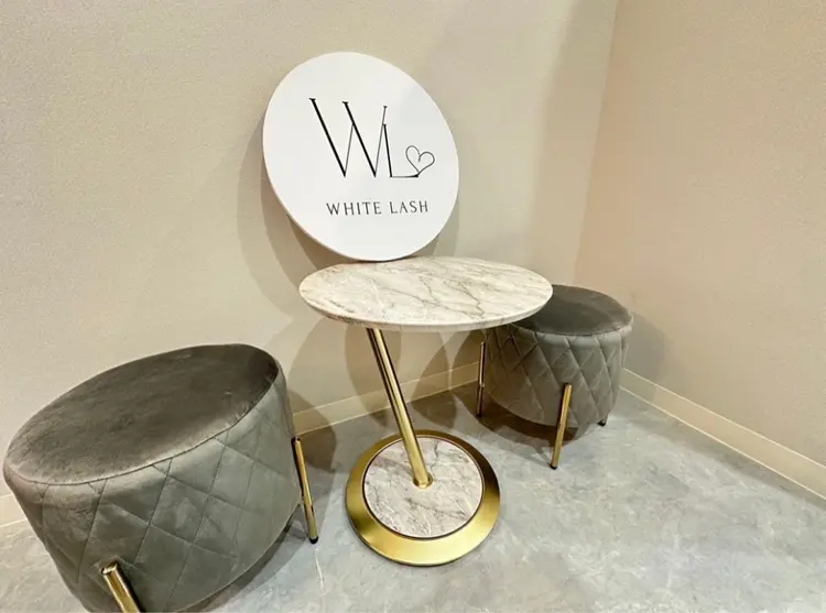 WHITE EYE 岡山 眉毛専門店【ホワイトアイ⠀】の内観・外観2