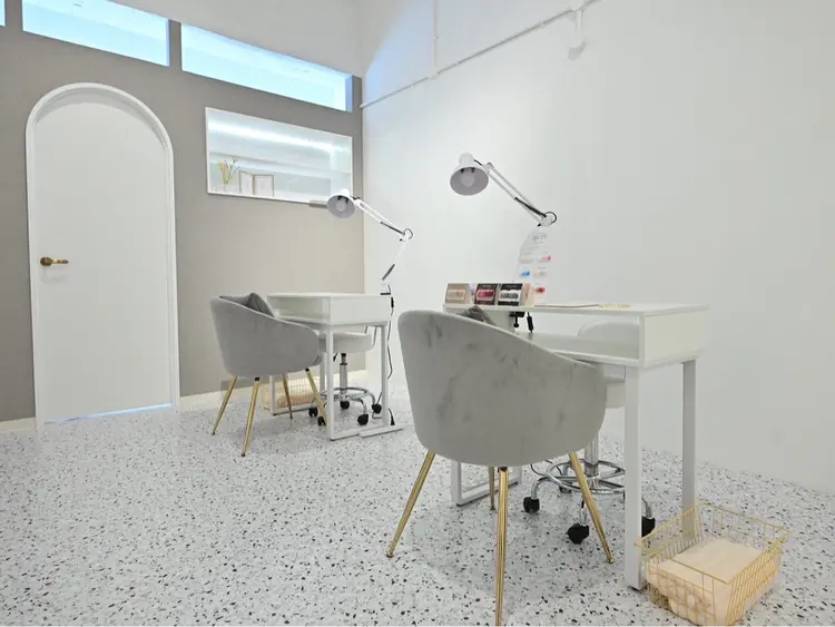 WHITE NAIL 難波店の内観・外観2