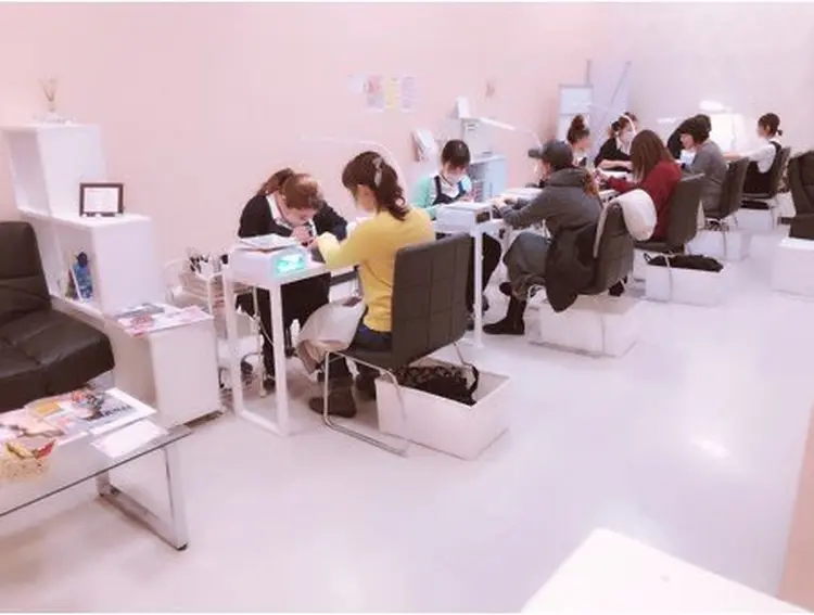 ネイルサロンエーナイン函館店の内観・外観2