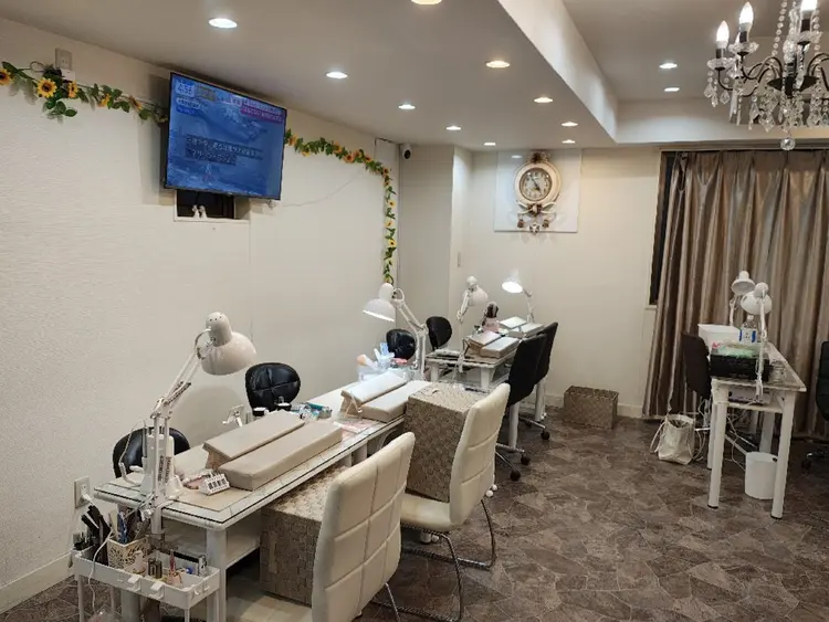 Lumi Nail 池袋東口サンシャイン店の内観・外観2