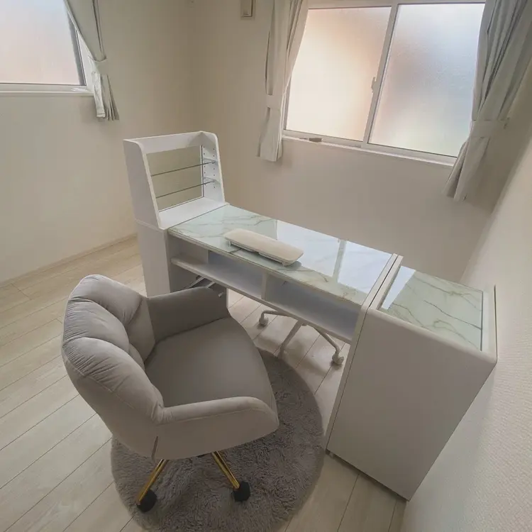 PON nailの内観・外観1