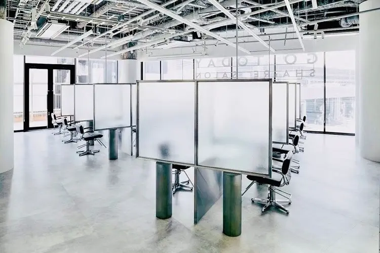 GO TODAY 梅田NU茶屋町店の内観・外観1