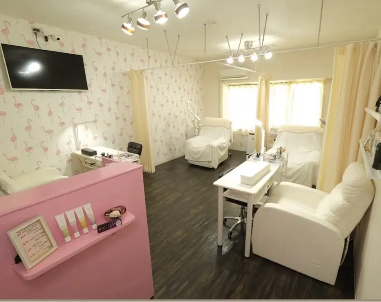 AURORA eyelash&nail salon アメ村店の内観・外観1