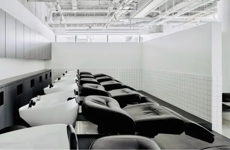 GO TODAY SHAiRE SALON 梅田NU茶屋町店の内観・外観3