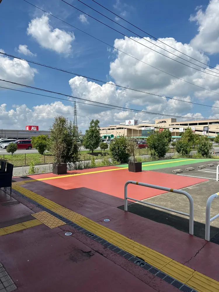 EARTH coiffure beaute 東松山店の内観・外観1