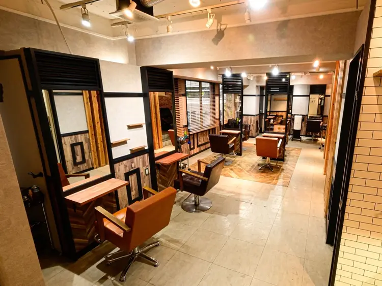 AUBEhairlily2号店の内観・外観2