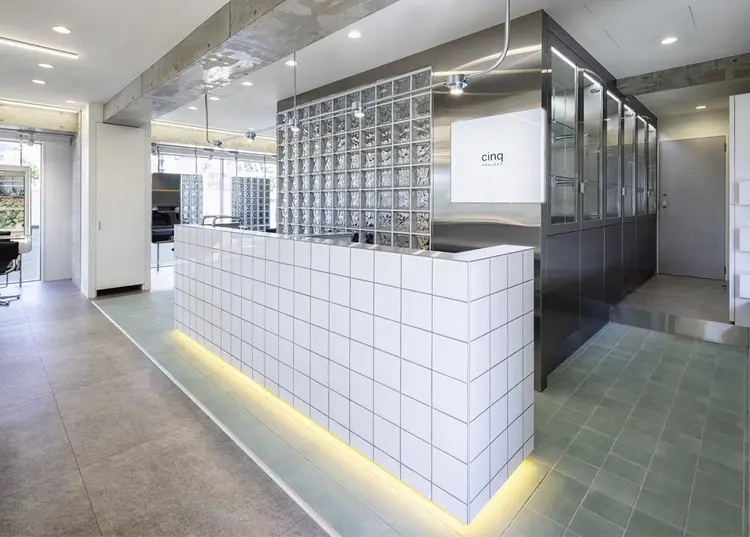 cinqの内観・外観1