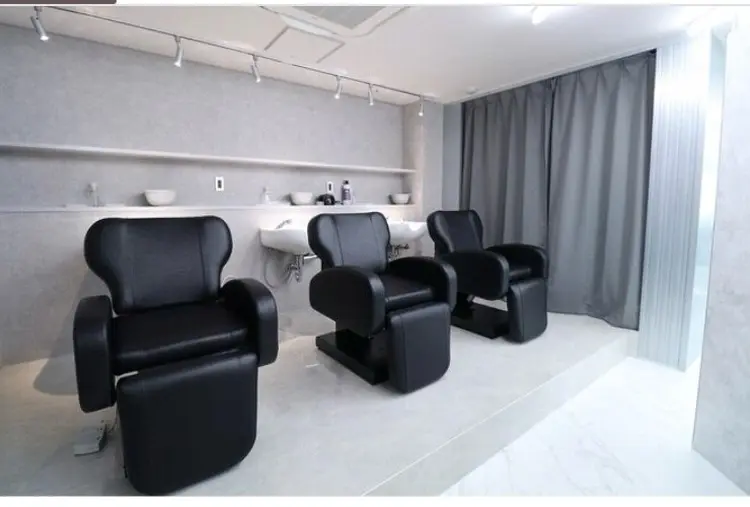 MEN'S salon HYPE 三宮 メンズカット/パーマ/ハイライト/眉毛ワックスMAPの内観・外観1