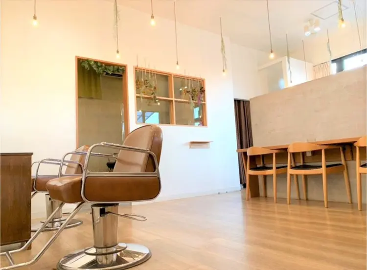 hair&eyelash CocoAnge くりえいと宗像店の内観・外観1