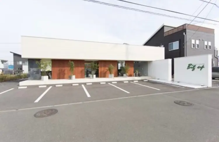 hair resort Big upの内観・外観1
