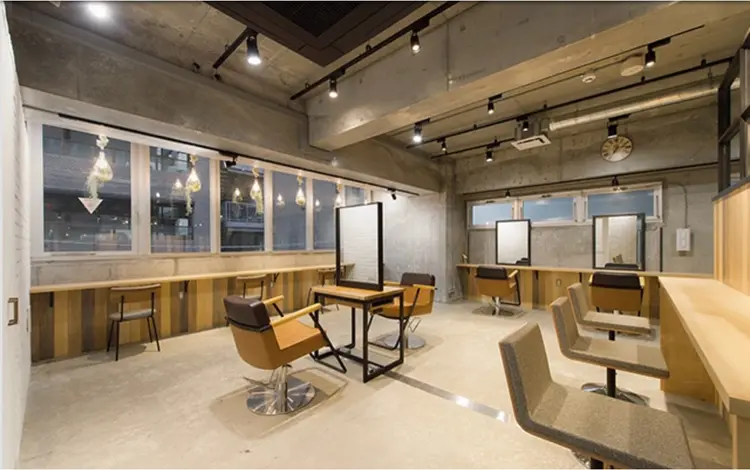 RAF TOKYO新宿店の内観・外観1