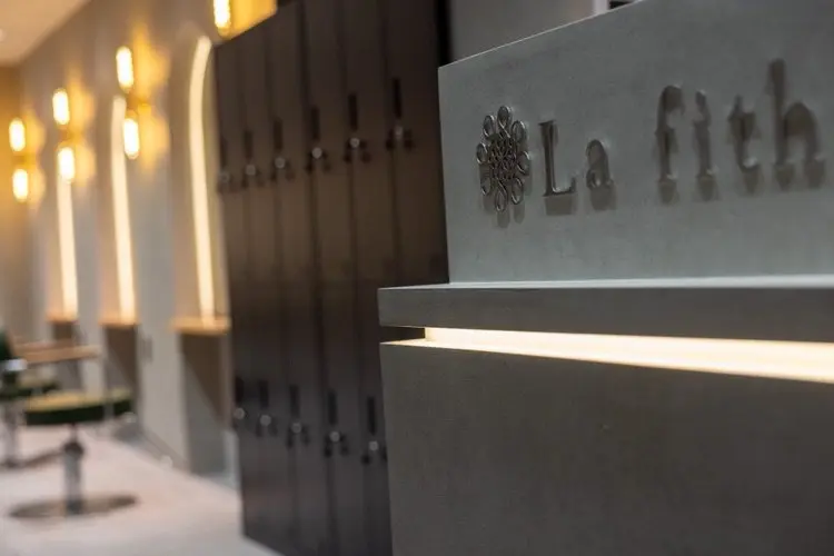 La fith hair corona 河原町の内観・外観1