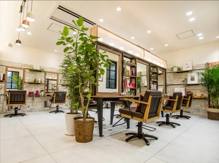 COVERHAIRbliss川口東口駅前店の内観・外観2