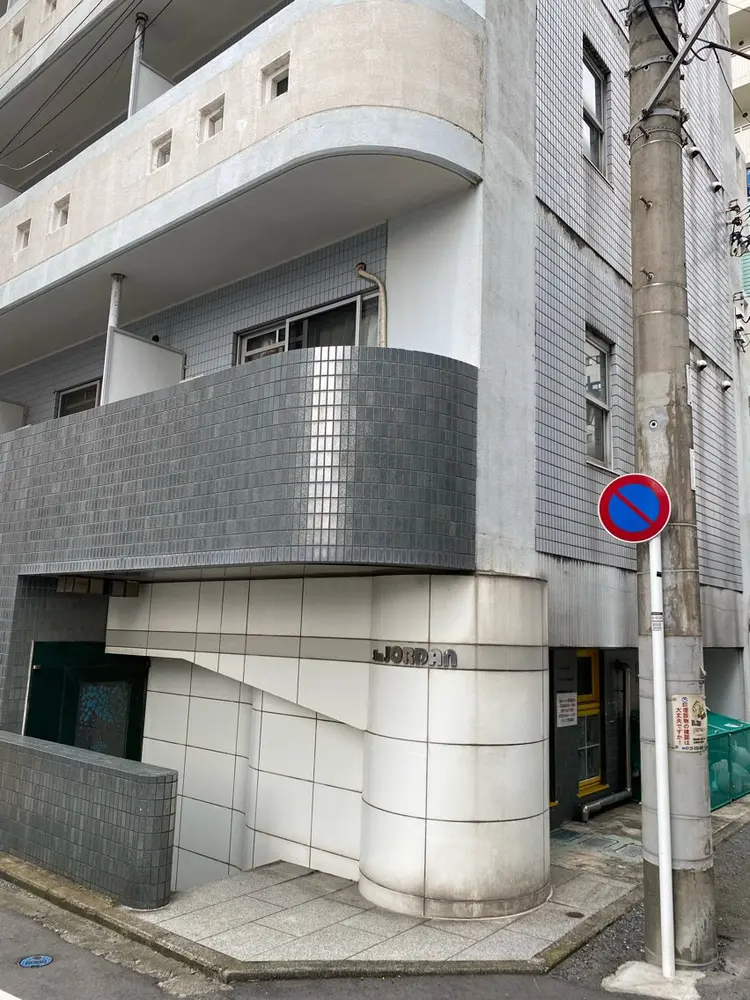 Re nailの内観・外観2