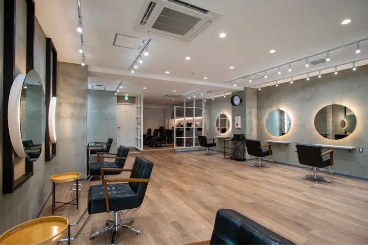 Agu hair　re:sの内観・外観1