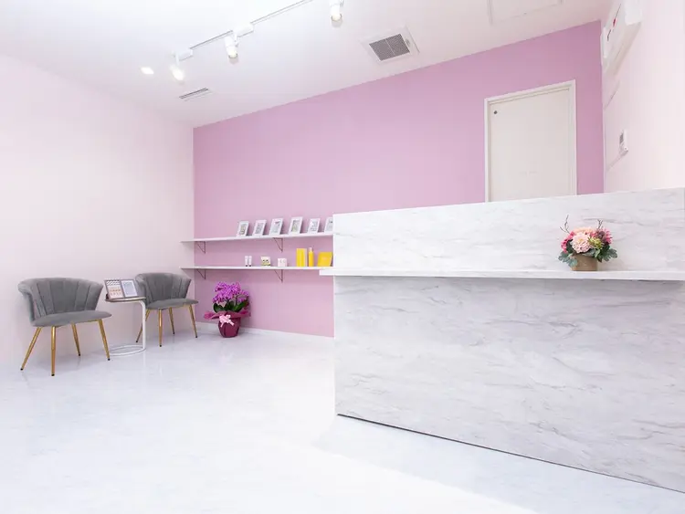 Air+〈plus〉本八幡店の内観・外観1