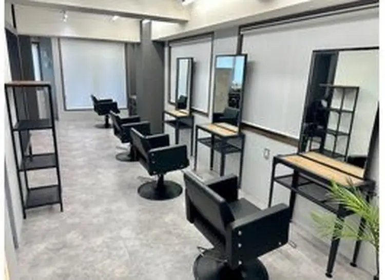 Agu hair act 姫路駅前おみぞ筋店の内観・外観1