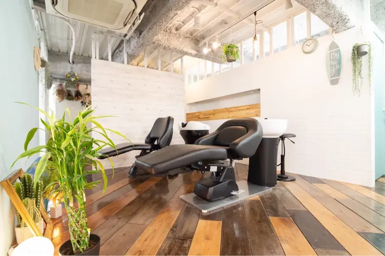 hair living liko池袋西口店の内観・外観2