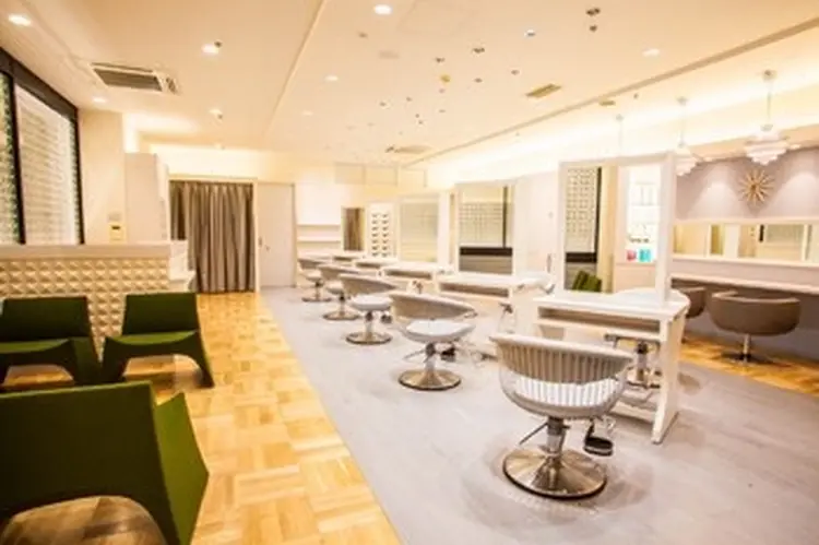 Ｈａｉｒ’ｓ Ｇａｌｌeｒｙの内観・外観2