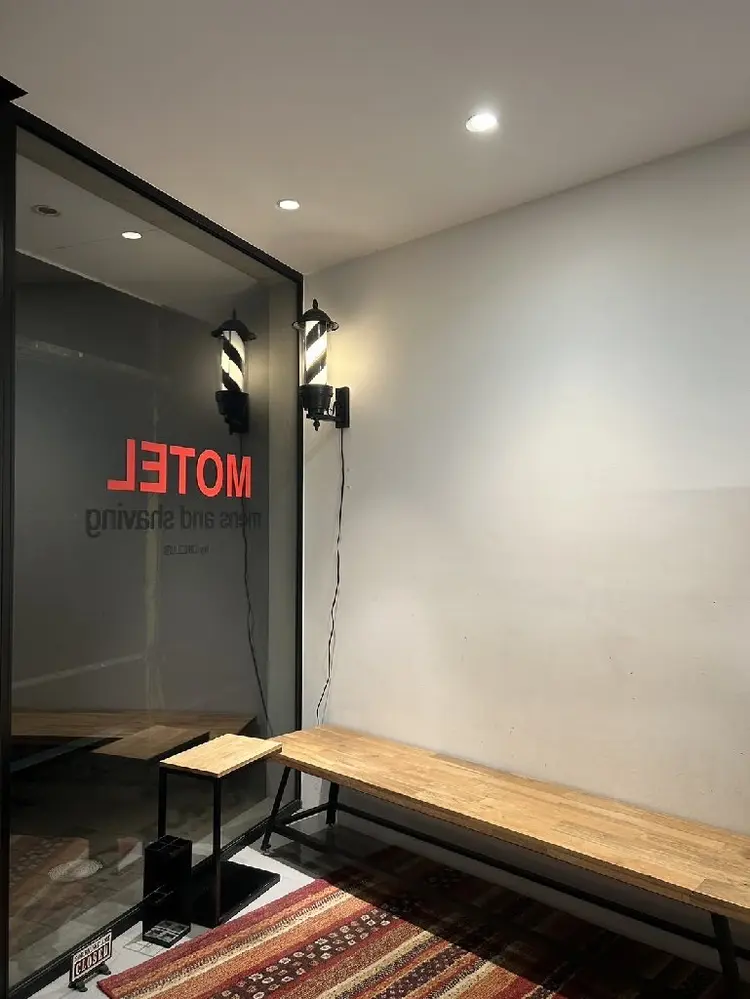 MOTEL mens and shaving by OKCLUBの内観・外観2