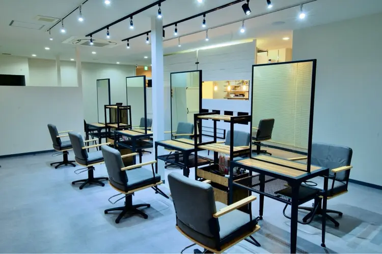 beauty salon Lillの内観・外観2