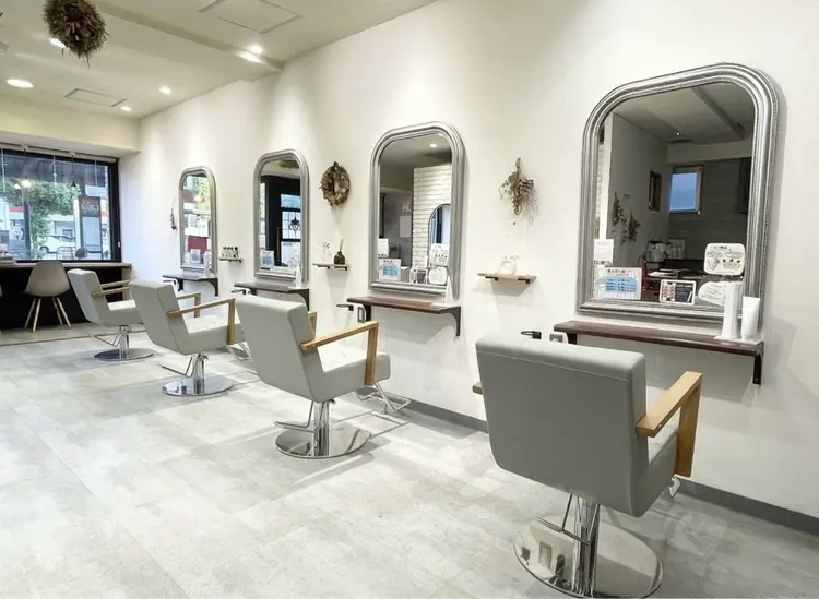 UNJOUR.荒田店の内観・外観2