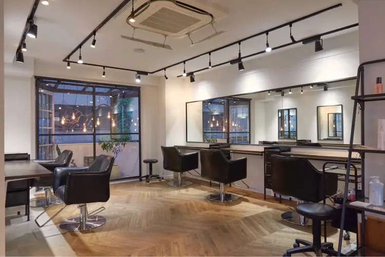 5 SCENEの内観・外観1